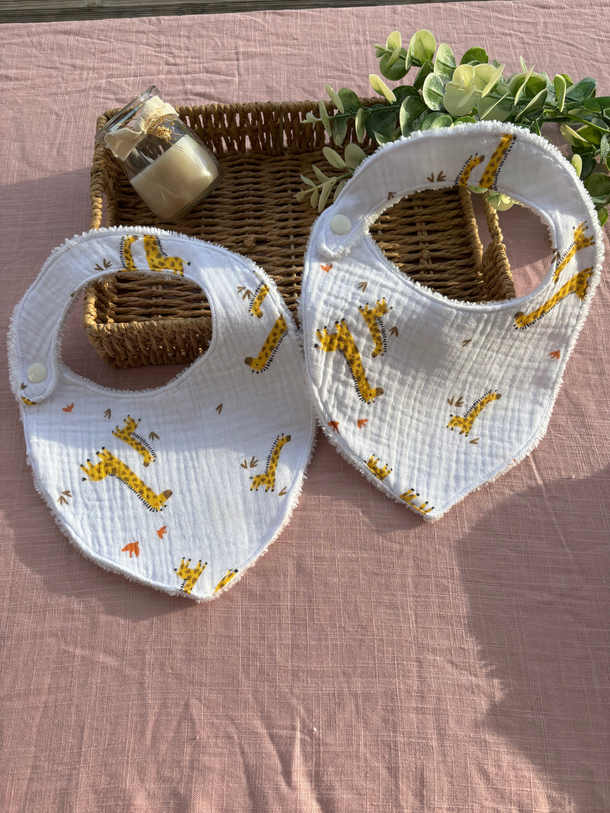 Lot de 2 bavoirs bébé