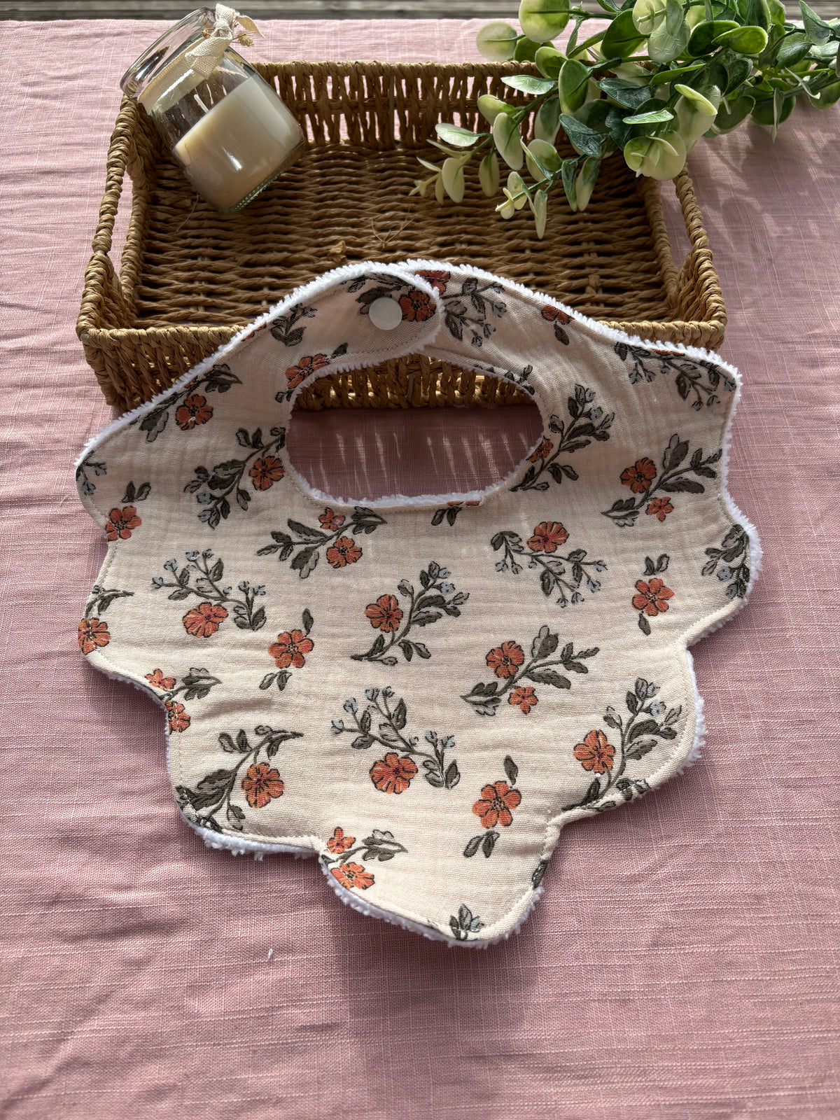 Bavoir fleur bébé